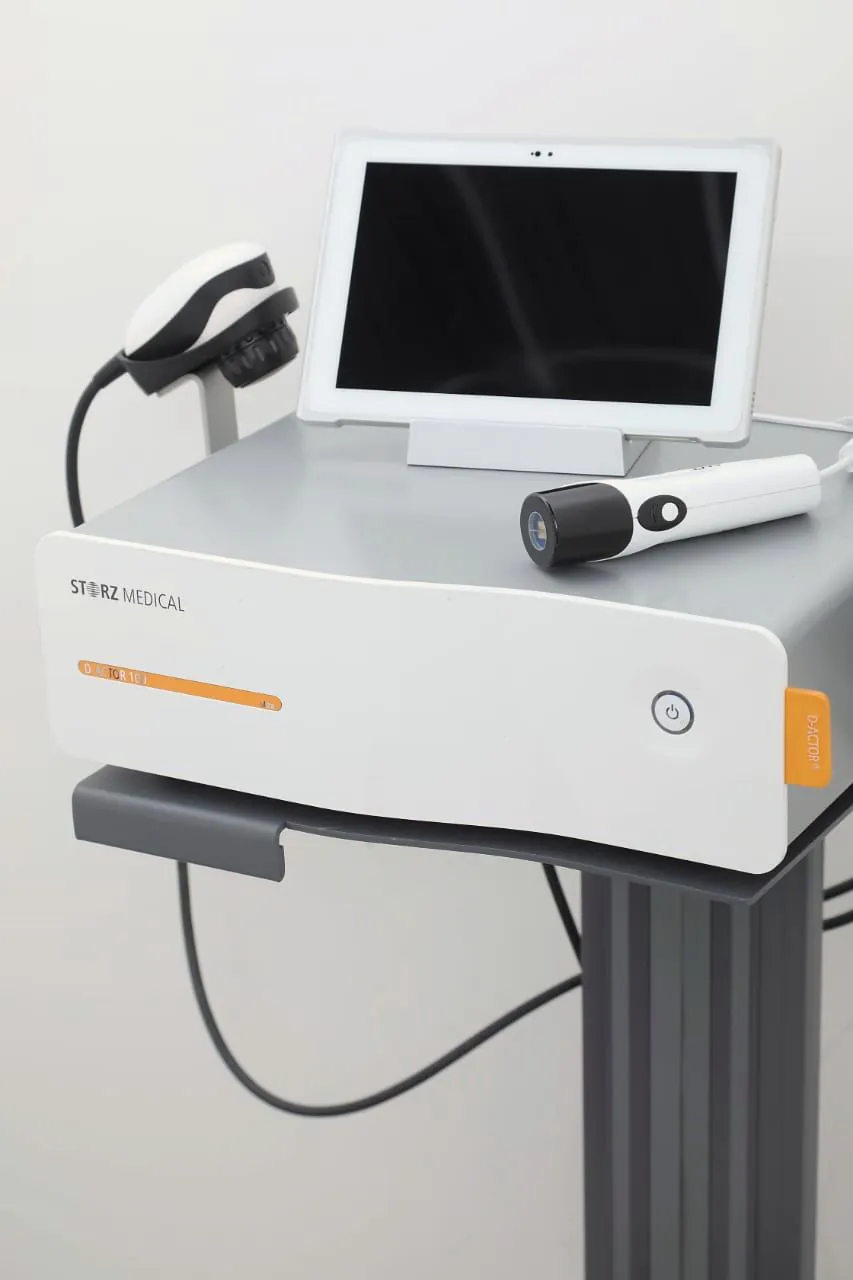Consola STORZ Medical con su pantalla y el aplicador AWT en IBEA Body Studio
